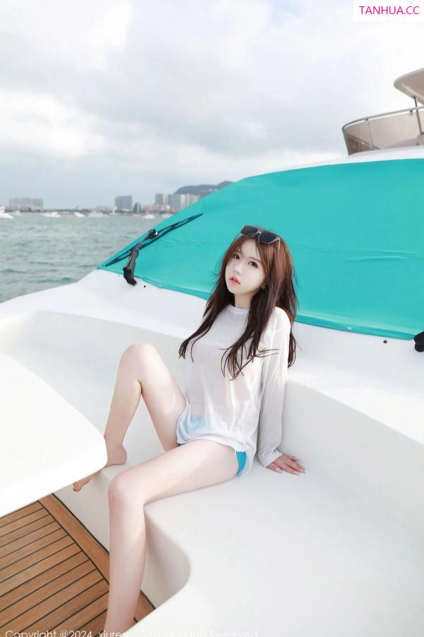   [XiuRen]高清写真图 2024.01.02 No.7898 小薯条nienie 游艇美腿第42张图片